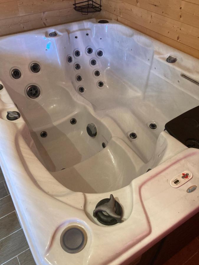 Houdarling Chalet Avec Hammam Sauna Jacuzzi Privatif Nimes Bagian luar foto